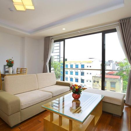 Investland In Truc Bach & Serviced Apartment Hanoi Buitenkant foto